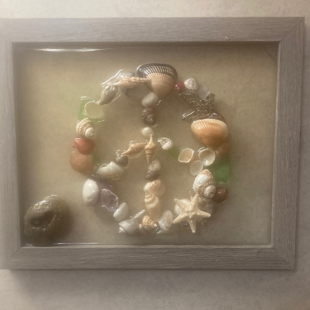Seashell Peace Sign Wall Art - Picture 2 of 8